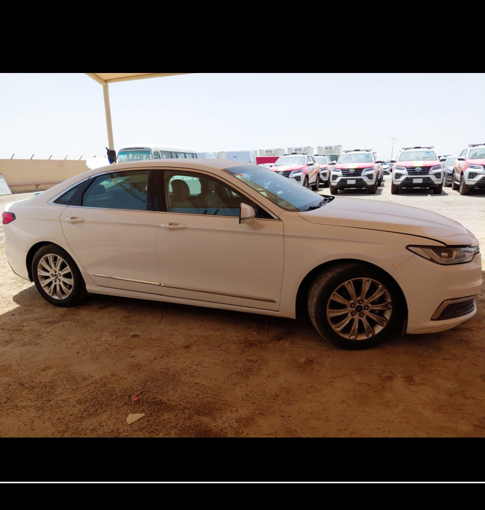 Ford Taurus  2022 image