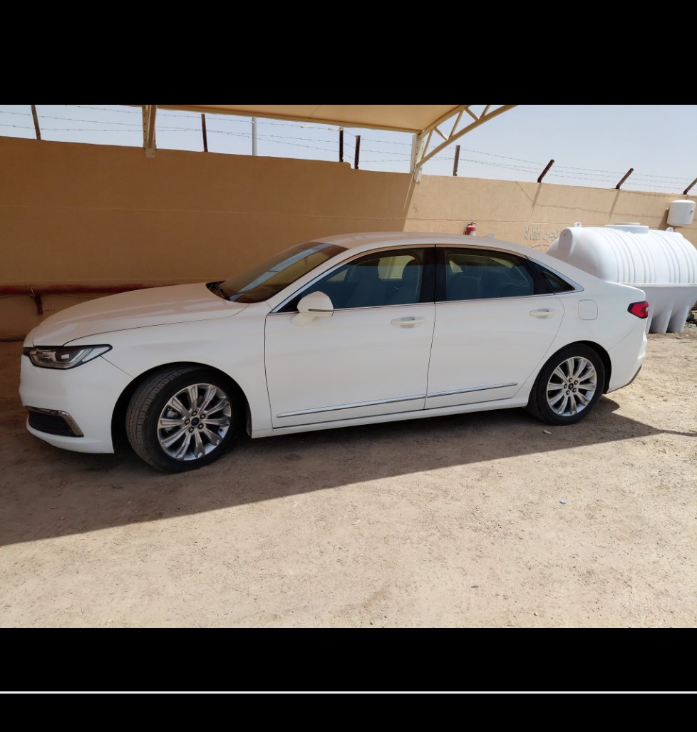 Ford Taurus  2022 image