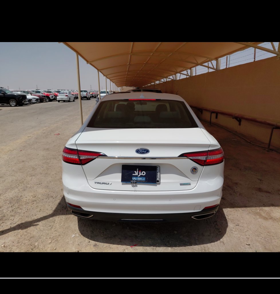 Ford Taurus  2022 image