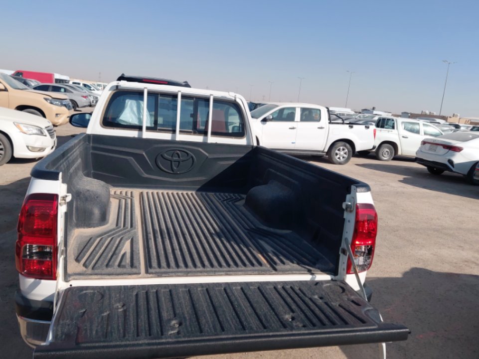 Toyota Hilux 4X2 GLX 2023 image