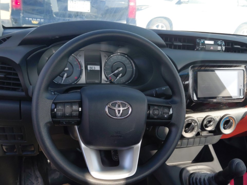 Toyota Hilux 4X2 GLX 2023 image
