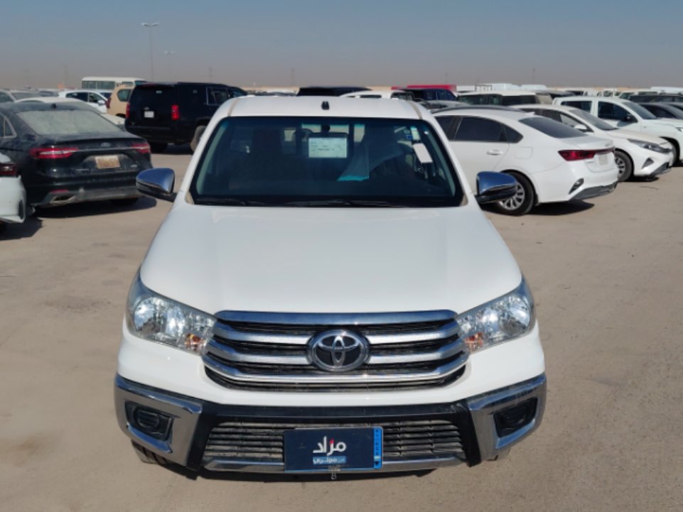 تويوتا هايلكس 4X2 GLX 2023