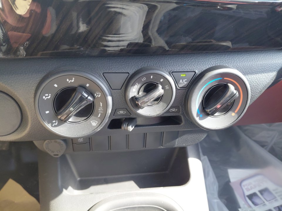 تويوتا هايلكس  GLX 2023 image