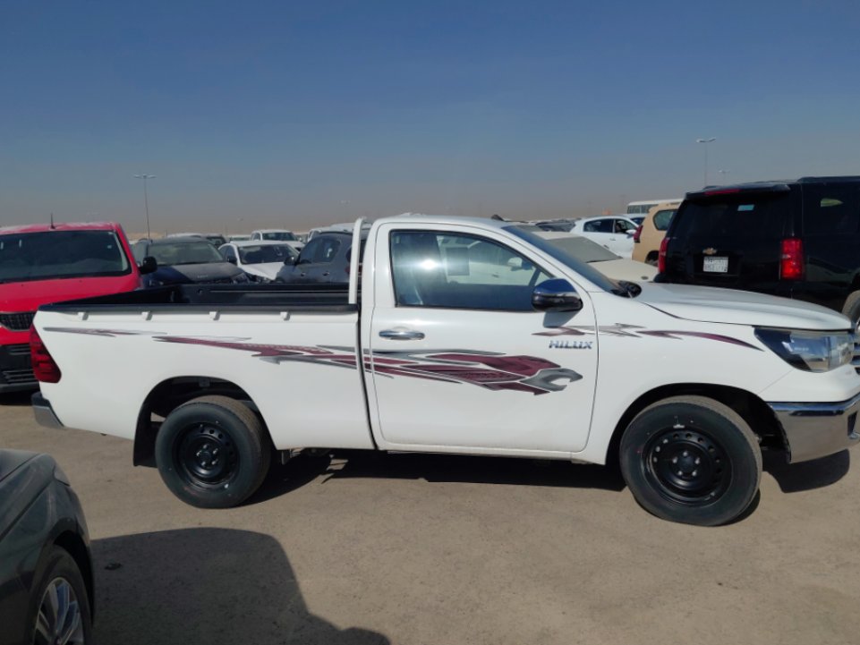 تويوتا هايلكس  GLX 2023 image