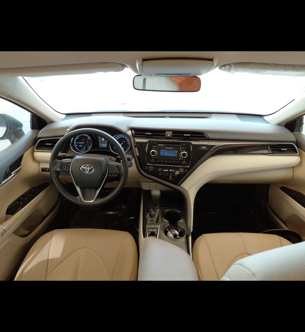 Toyota Camry LE HEV 2020 image