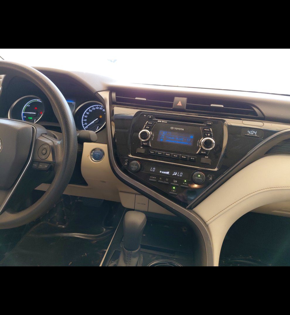 Toyota Camry LE HEV 2020 image