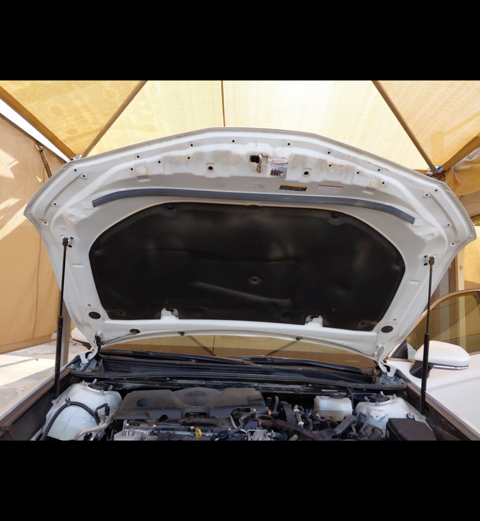 Toyota Camry LE HEV 2020 image