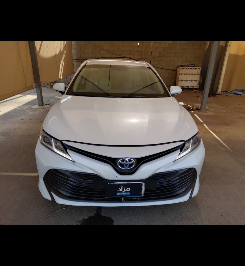 Toyota Camry LE HEV 2020
