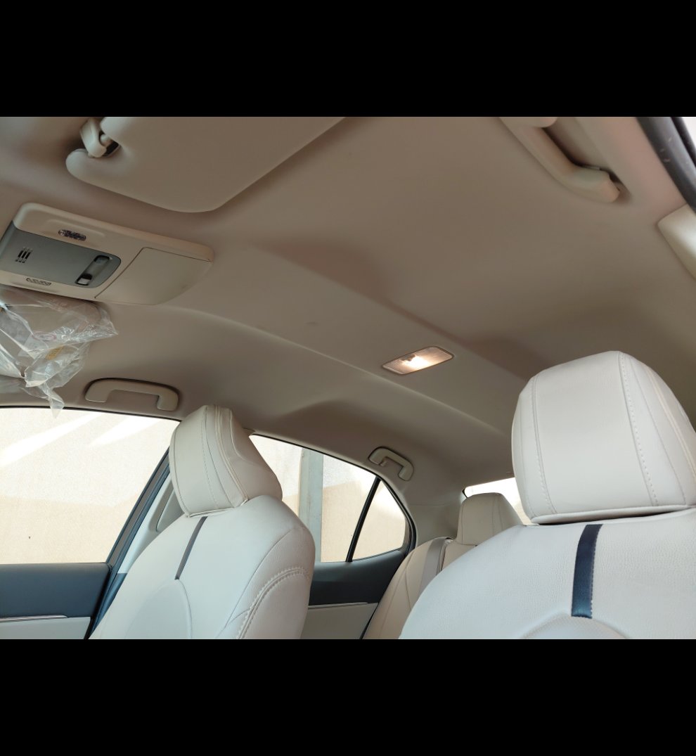 Toyota Camry LE HEV 2020 image