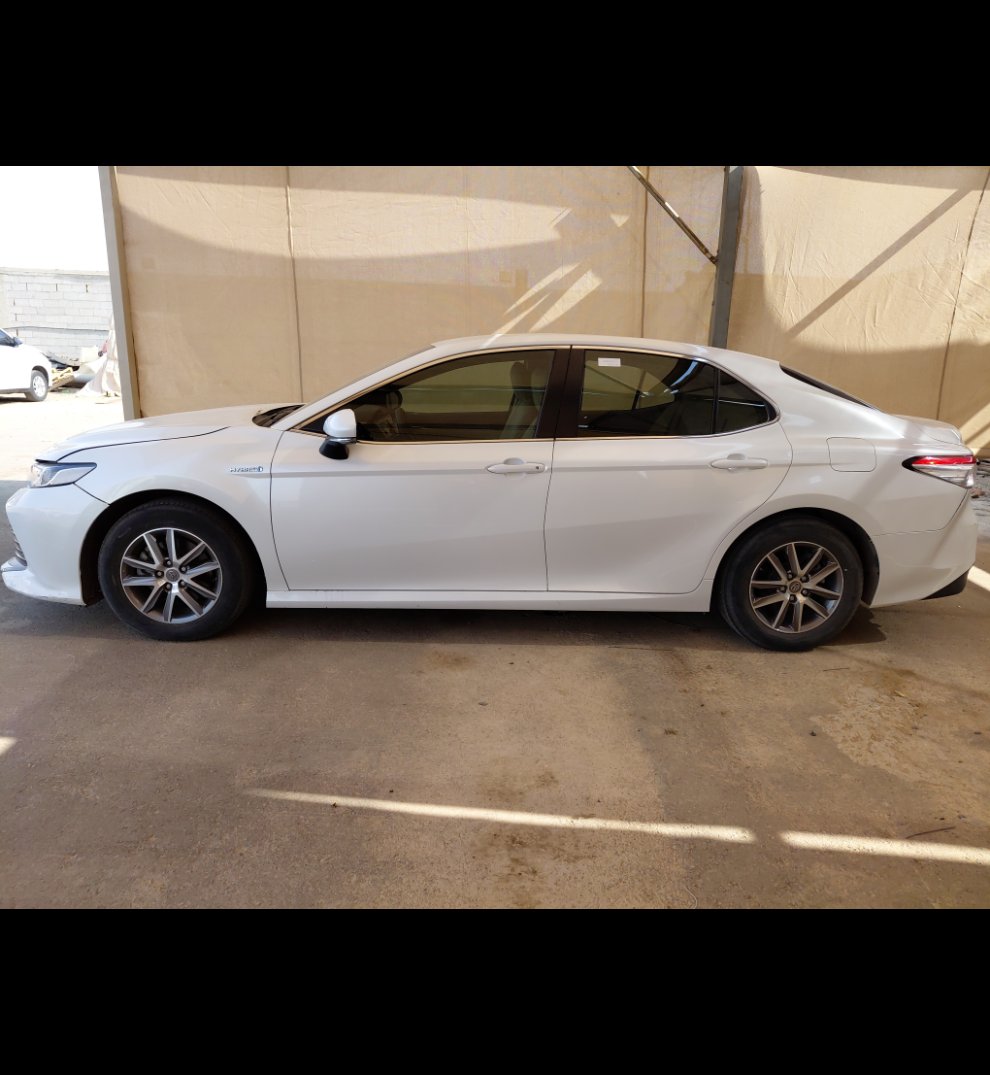 Toyota Camry LE HEV 2020 image