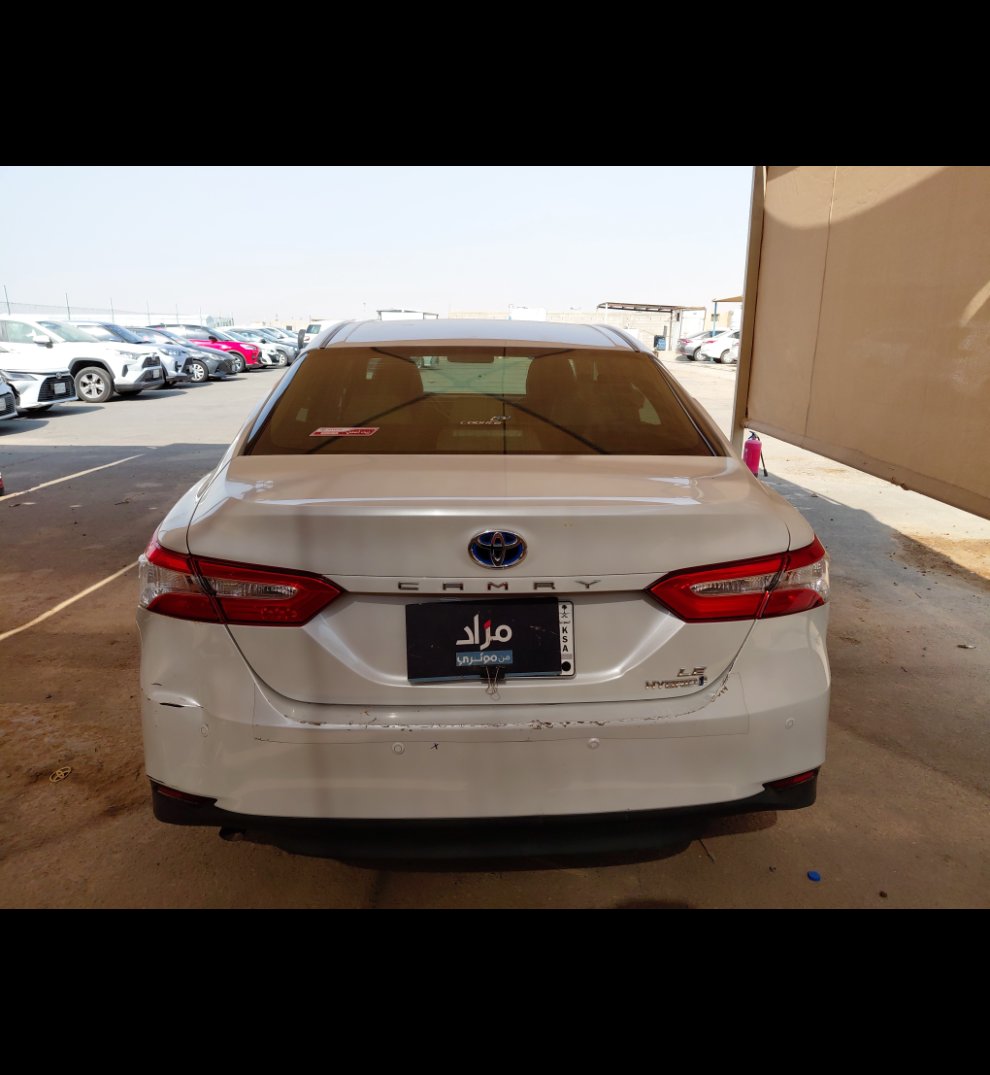 Toyota Camry LE HEV 2020 image