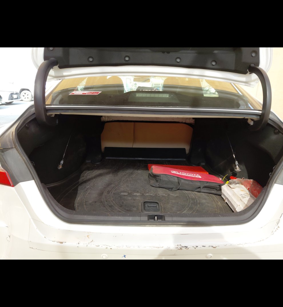 Toyota Camry LE HEV 2020 image