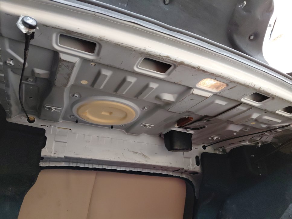 Toyota Camry LE HEV 2020 image