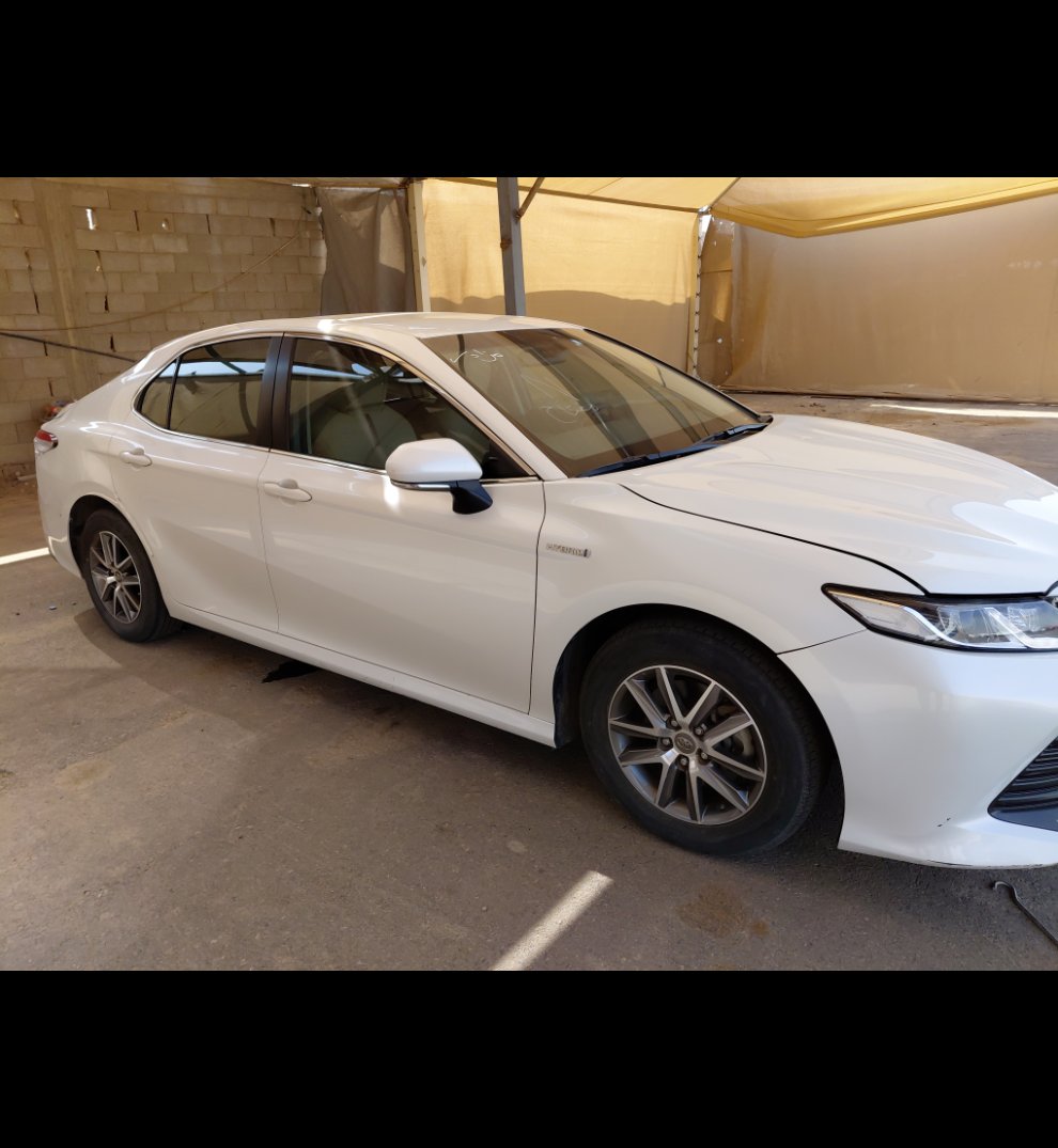 Toyota Camry LE HEV 2020 image