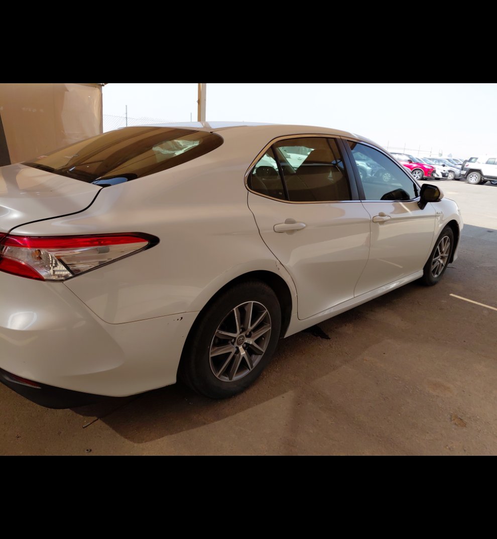 Toyota Camry LE HEV 2020 image