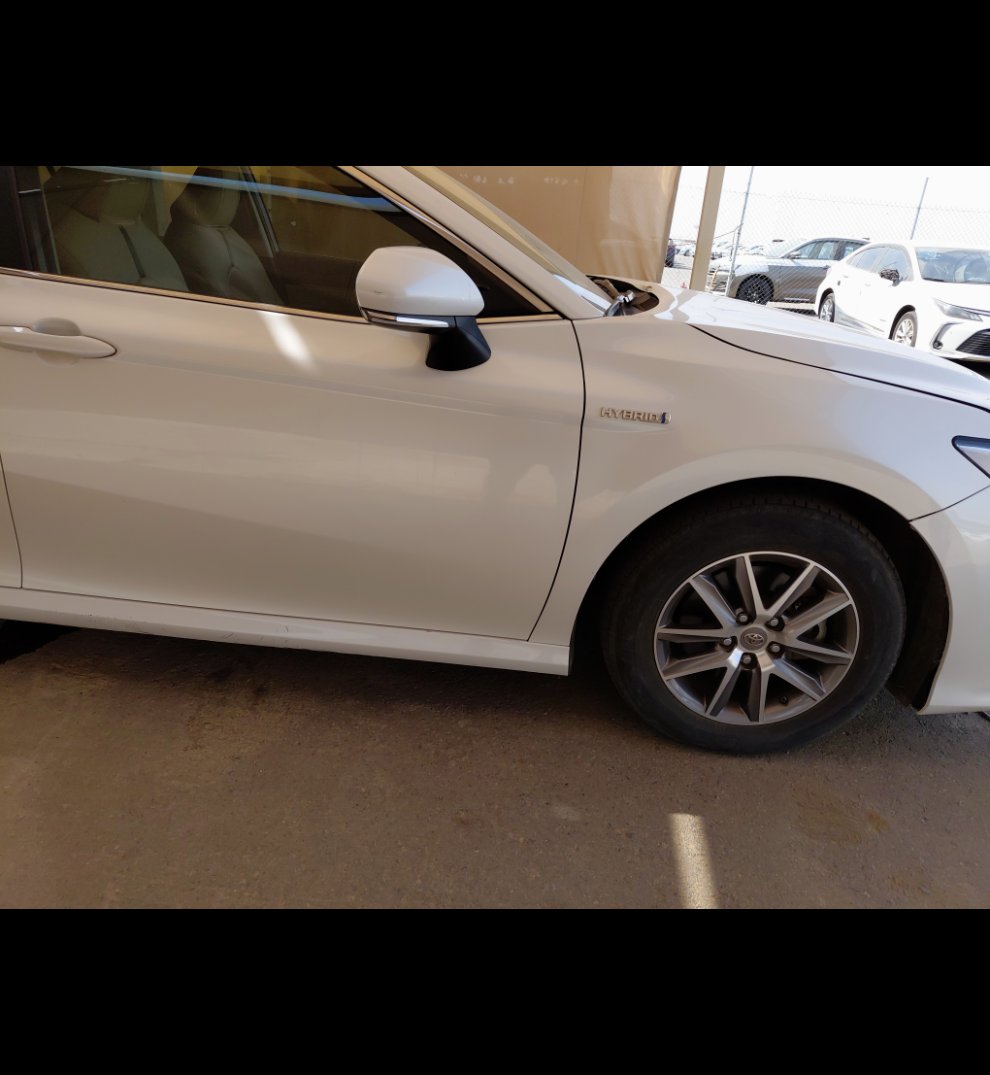 Toyota Camry LE HEV 2020 image