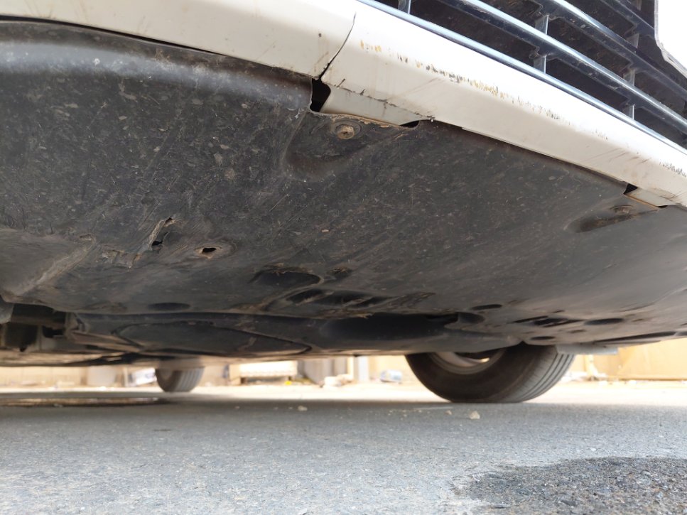 Toyota Camry LE HEV 2020 image