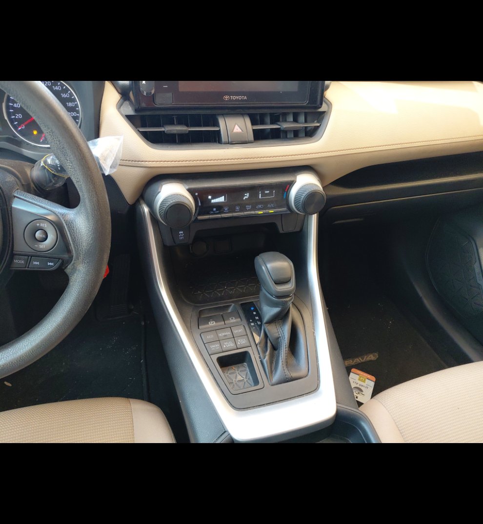 Toyota RAV4 LE 4X4 SPORTS UTILITY 2021 image