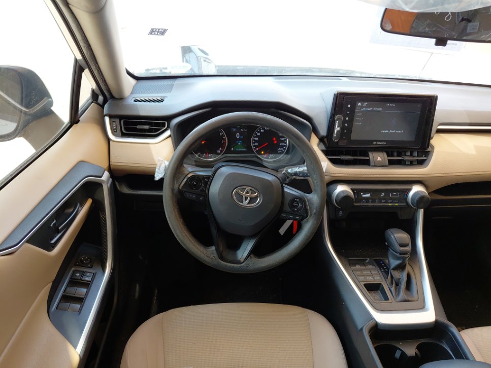 Toyota RAV4 LE 4X4 SPORTS UTILITY 2021 image