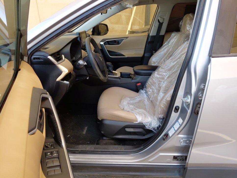 Toyota RAV4 LE 4X4 SPORTS UTILITY 2021 image