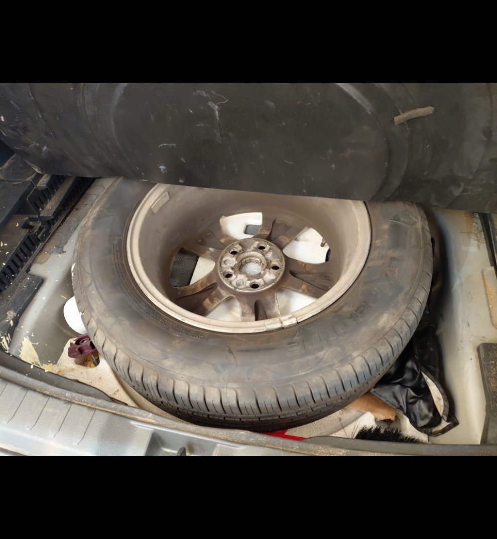 Toyota RAV4 LE 4X4 SPORTS UTILITY 2021 image