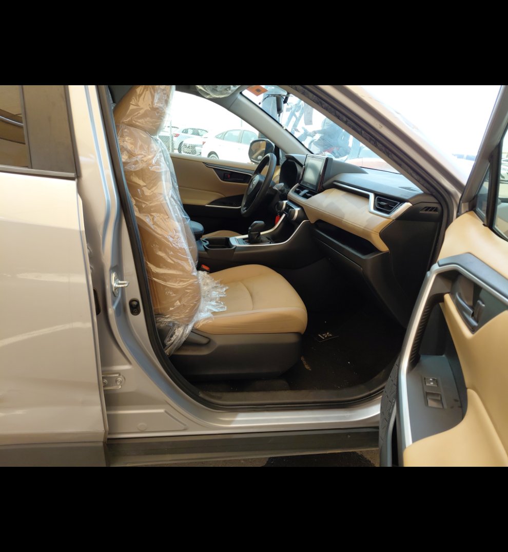 Toyota RAV4 LE 4X4 SPORTS UTILITY 2021 image