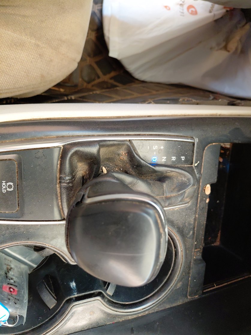 Toyota Camry GLE 2020 image