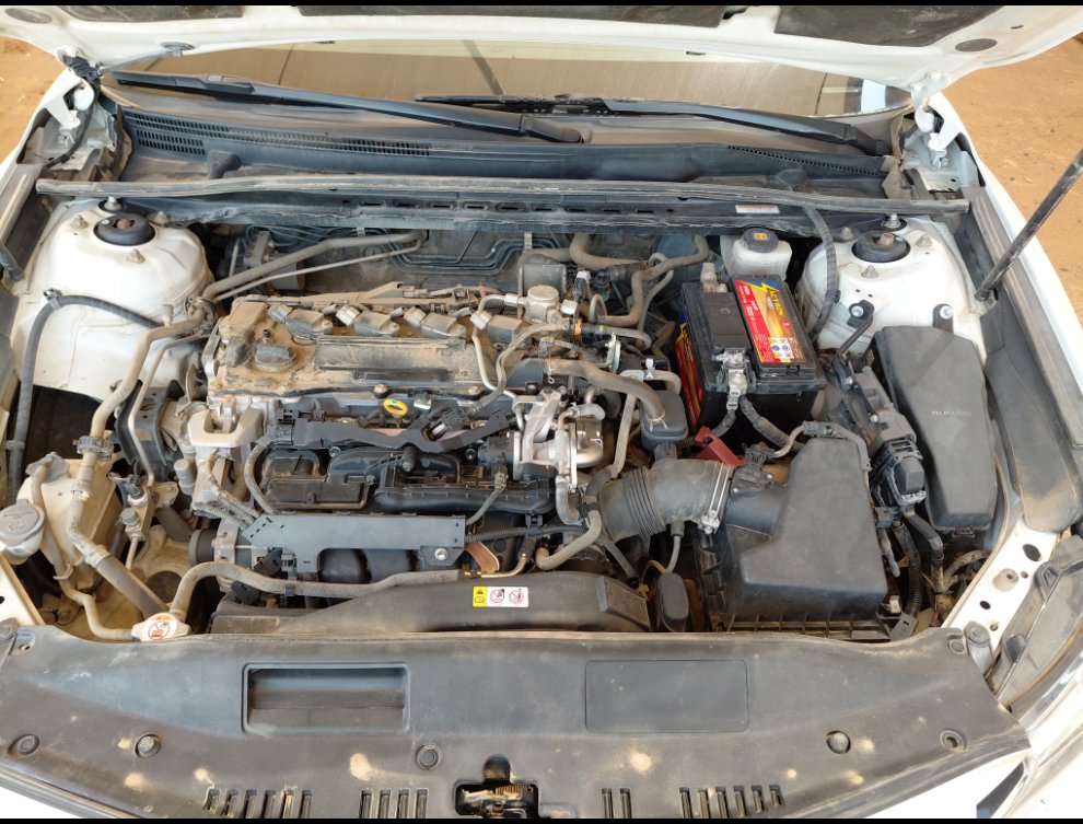 Toyota Camry GLE 2020 image