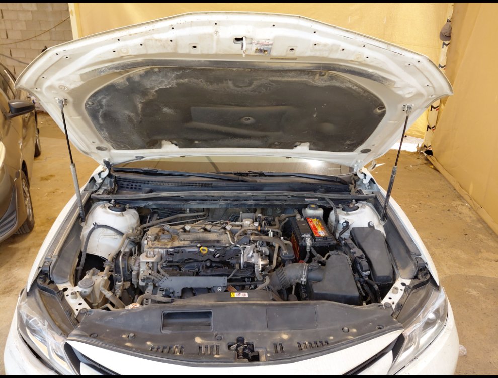 Toyota Camry GLE 2020 image