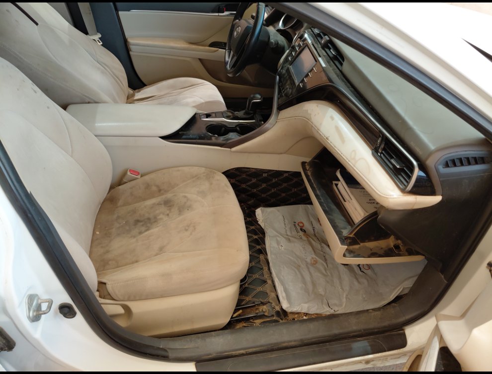 Toyota Camry GLE 2020 image