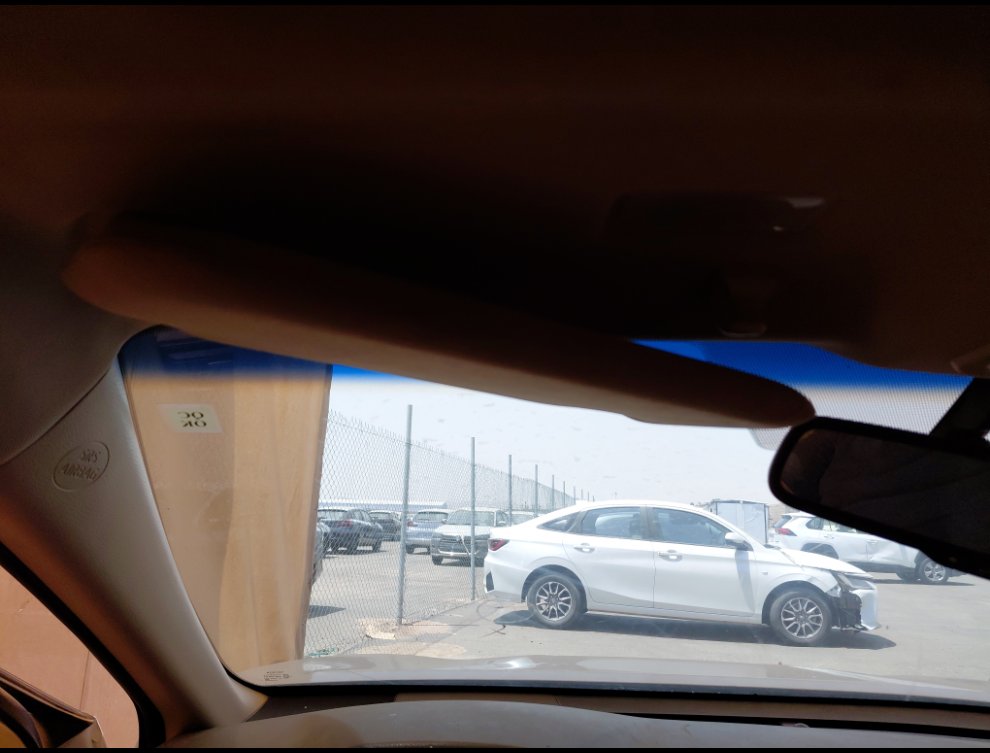 Toyota Camry GLE 2020 image