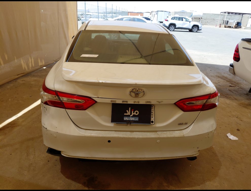 Toyota Camry GLE 2020 image