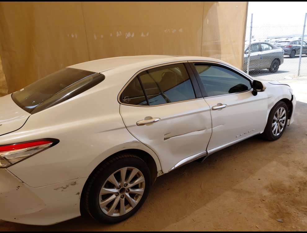 Toyota Camry GLE 2020 image