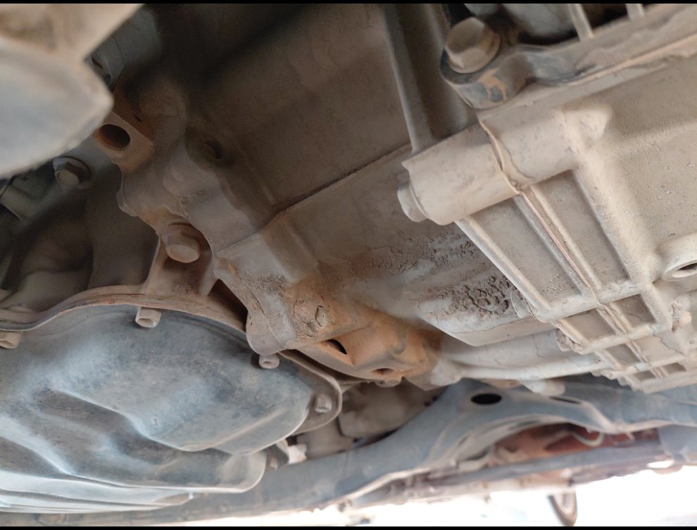 Toyota Camry GLE 2020 image