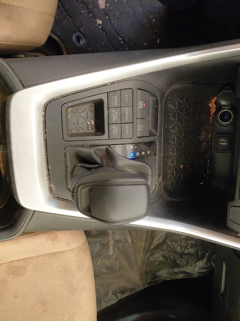 Toyota RAV4 LE SPORT 2024 image