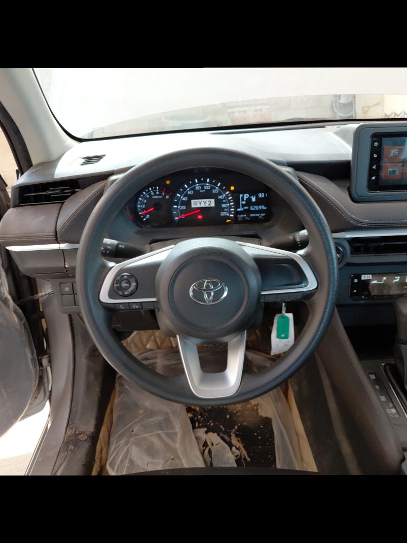 Toyota Yaris Y 2024 image