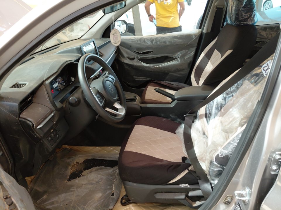 Toyota Yaris Y 2024 image