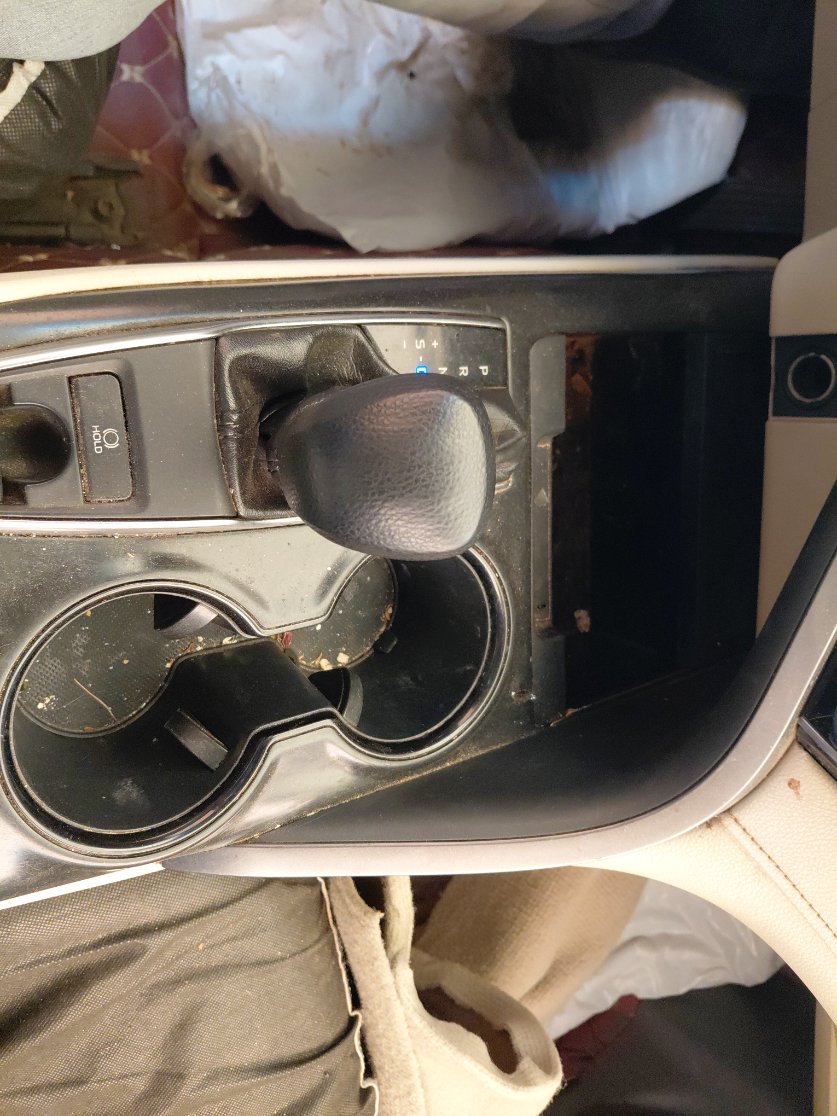 Toyota Camry LE 2020 image