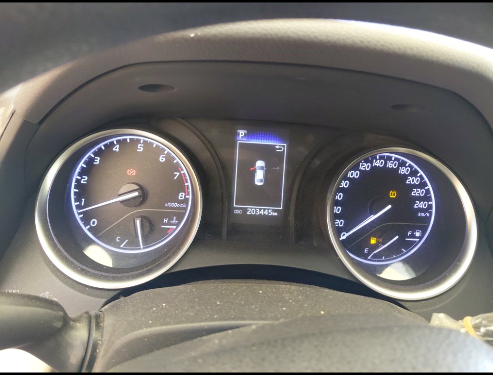 Toyota Camry LE 2020 image