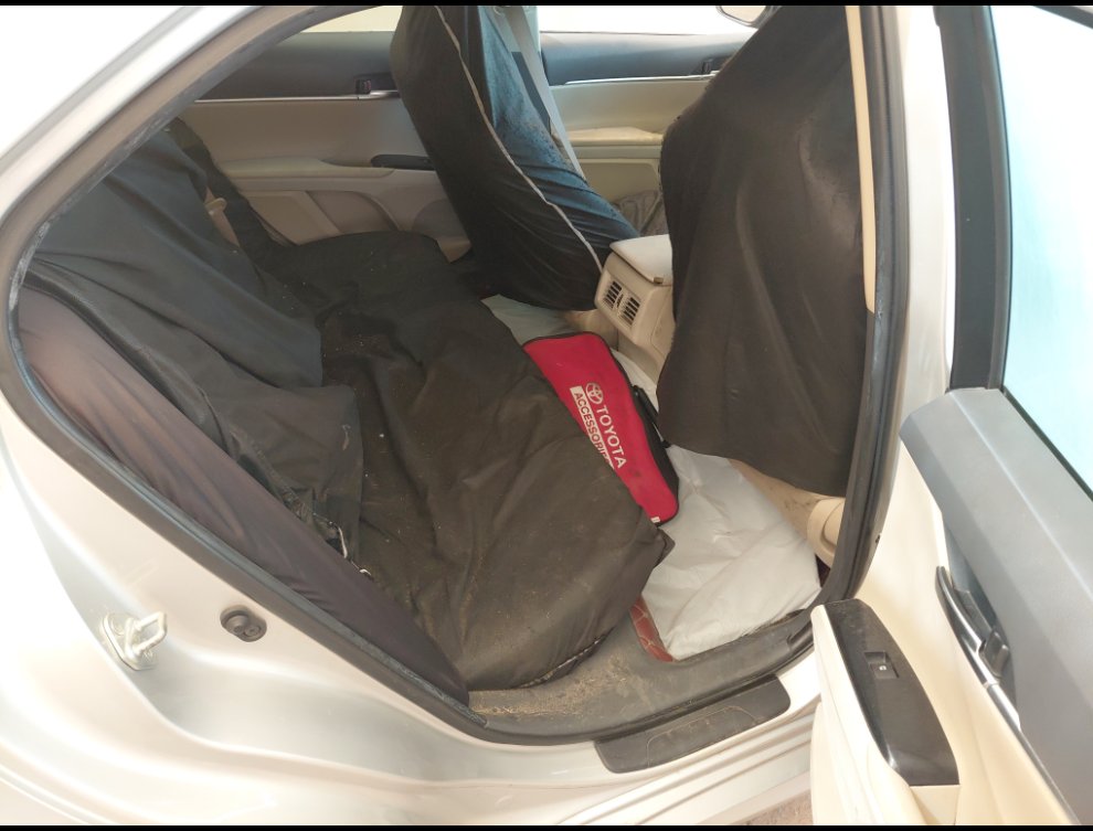 Toyota Camry LE 2020 image