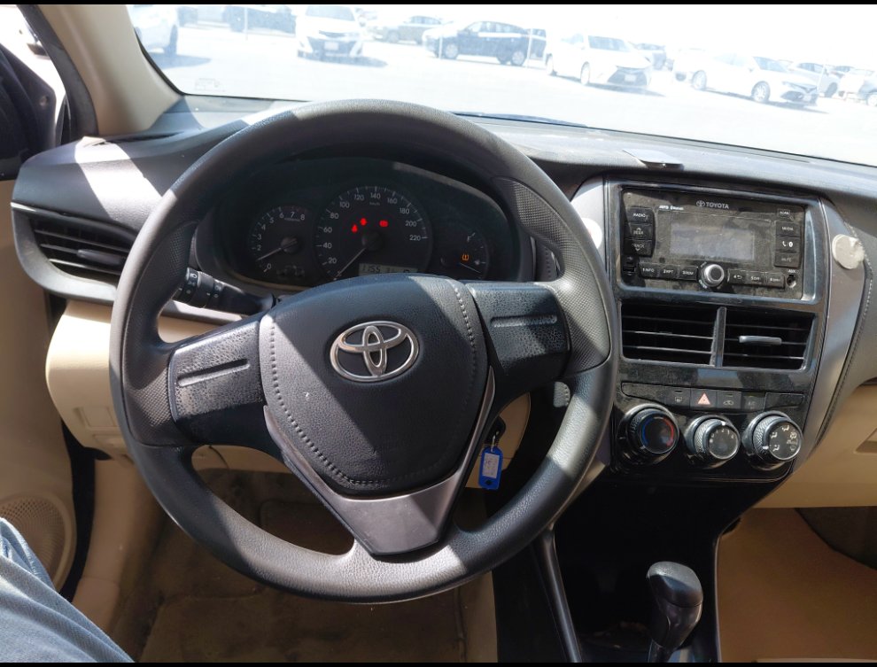 Toyota Yaris Y FLT  2021 image