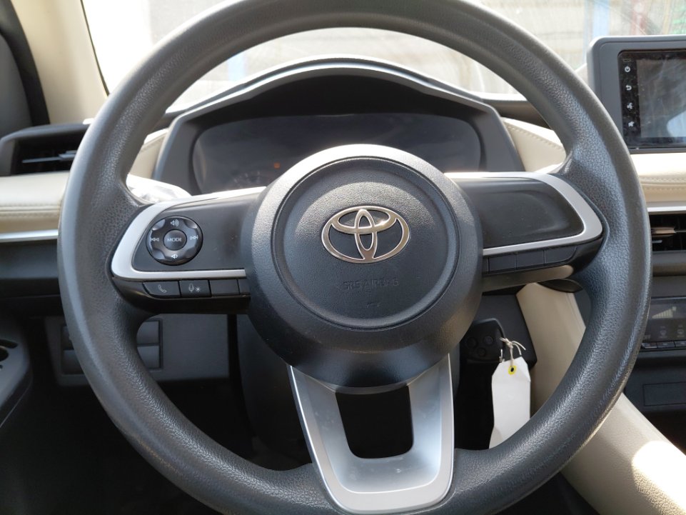 تويوتا يارس  2023 image