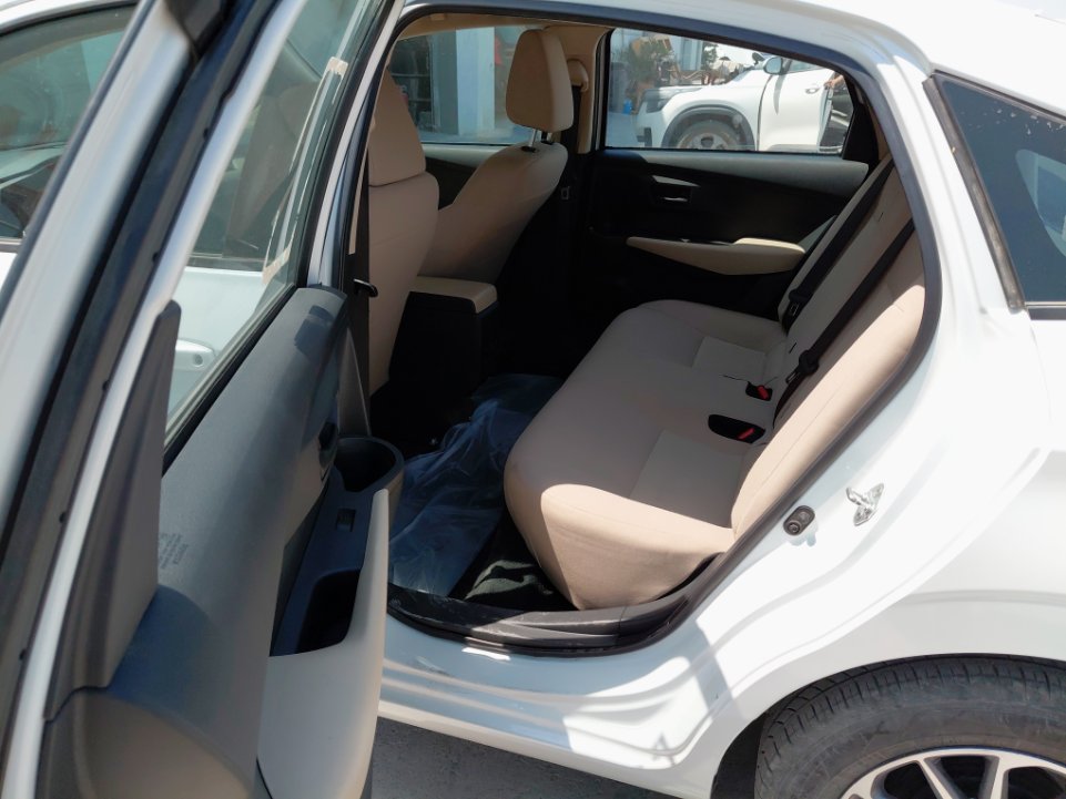 تويوتا يارس  2023 image