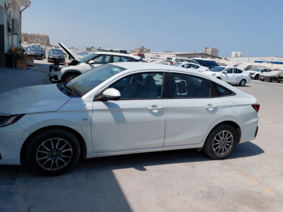 تويوتا يارس  2023 image