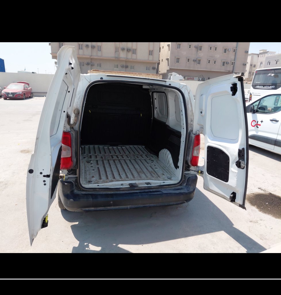 Peugeot  Partner  2023 image