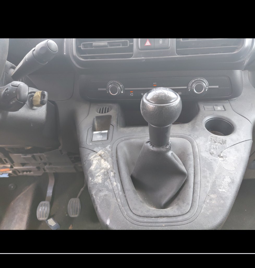 Peugeot  Partner  2021 image