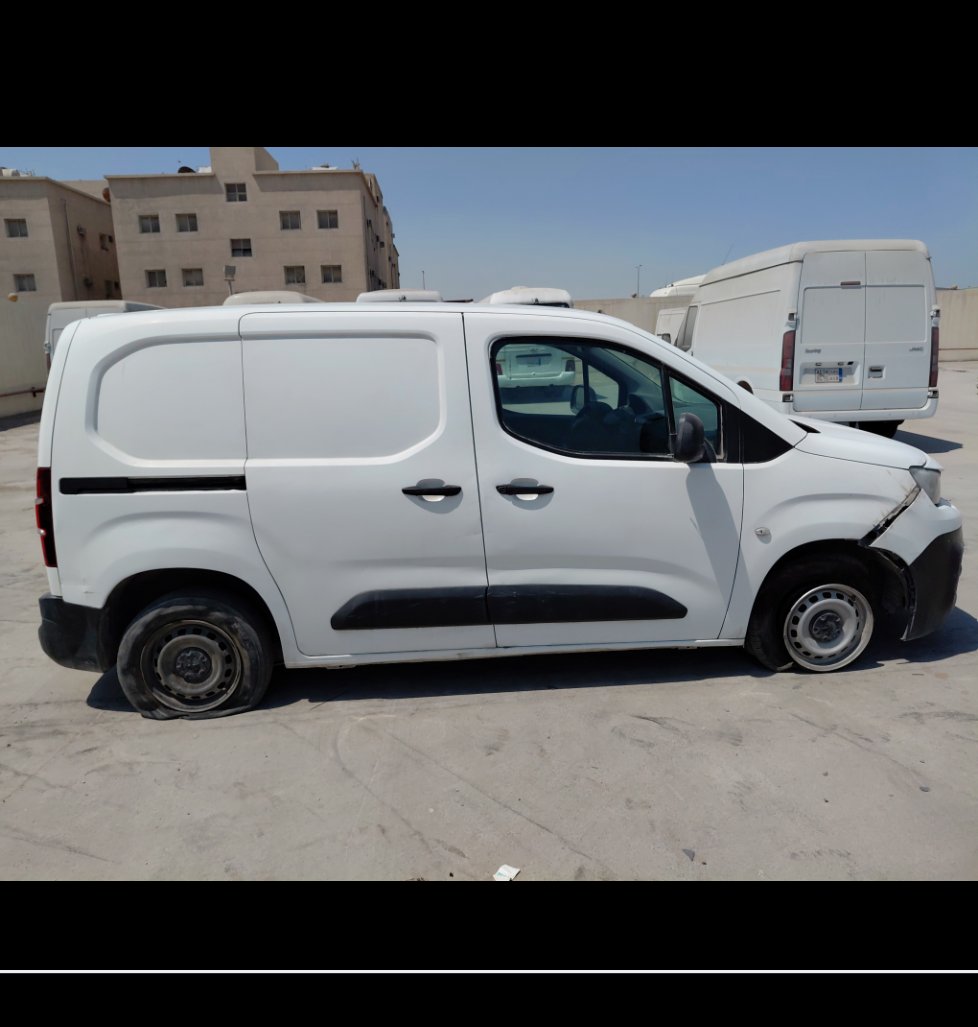 Peugeot  Partner  2021 image