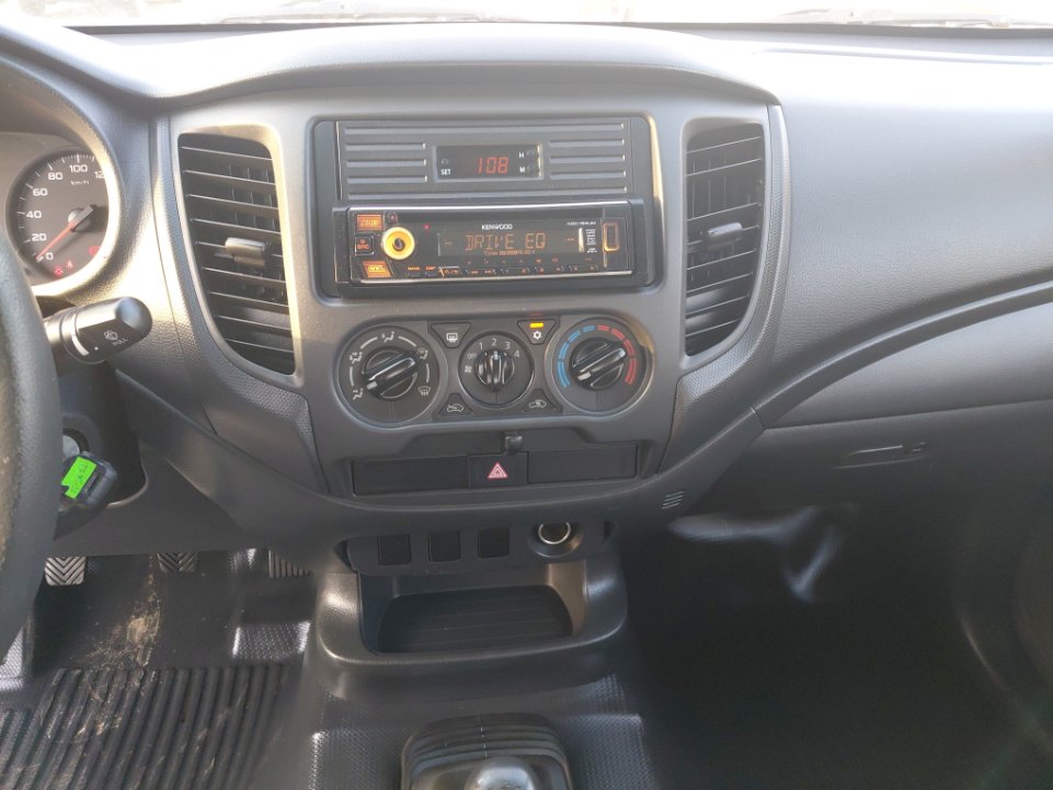 Mitsubishi L200  2020 image