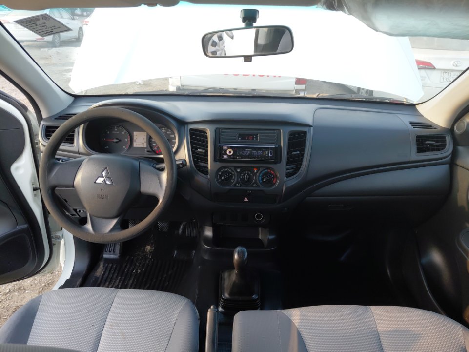 Mitsubishi L200  2020 image
