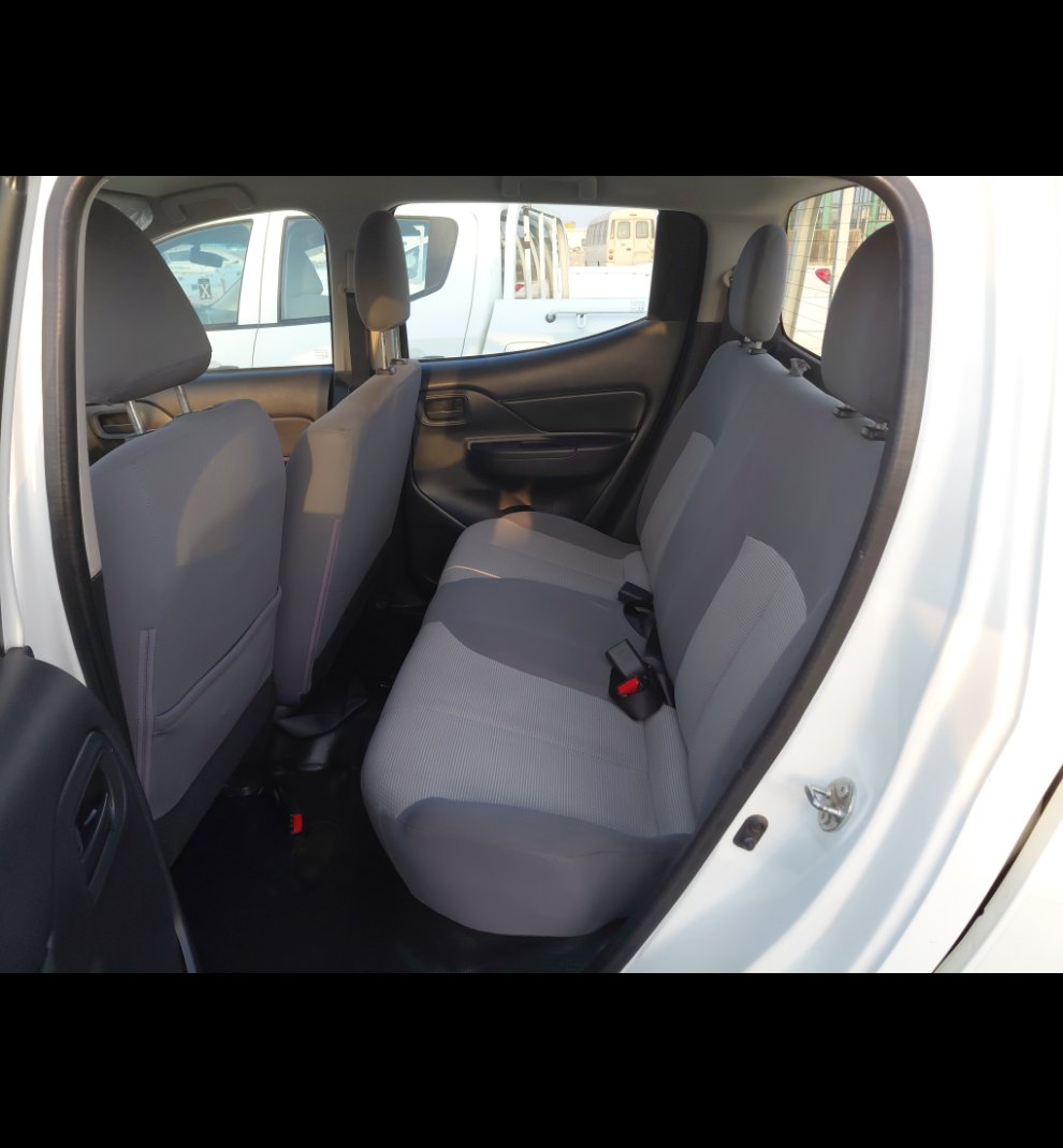 Mitsubishi L200  2020 image